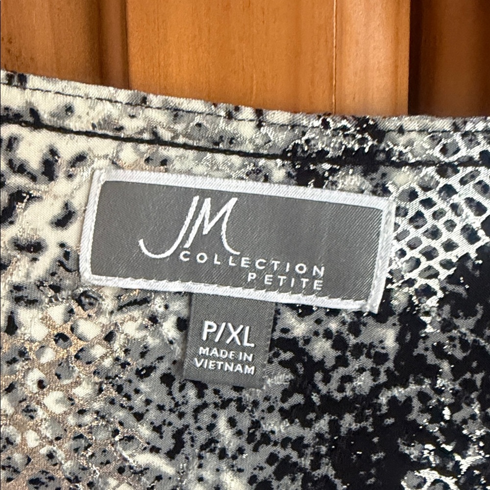 JM Collection Monochrome Patterned Blouse - Picture 2 of 7